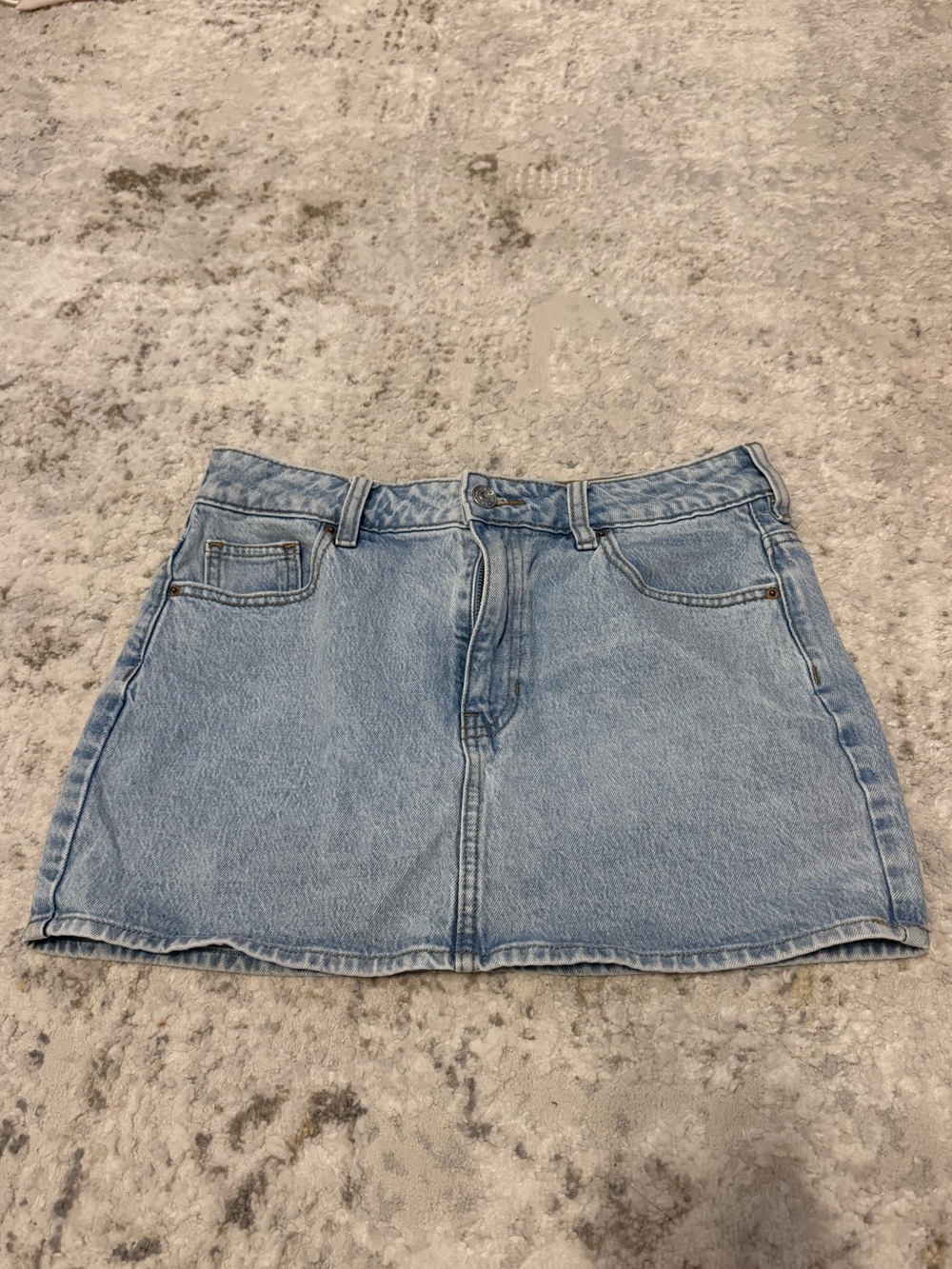 Pacsun women’s light blue mini jean skirt size 27
